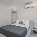 Vira Vivere Plaka (Milos)