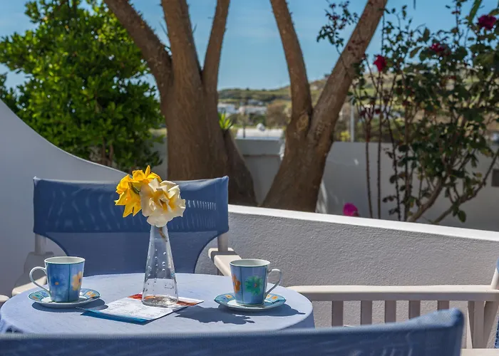 Vira Vivere Apart-hotel Plaka (Milos)