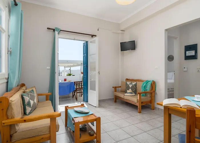 Vira Vivere Plaka (Milos)