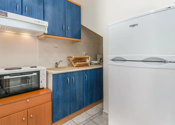 Apart-hotel Vira Vivere Plaka (Milos)