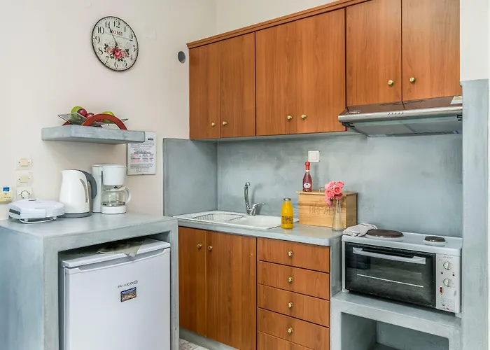 Vira Vivere Apart-hotel Plaka (Milos)