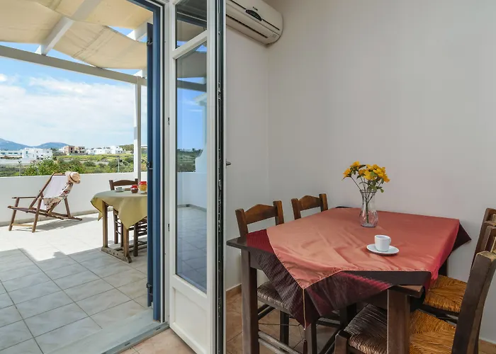 Vira Vivere Plaka (Milos)