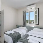Vira Vivere Plaka (Milos)