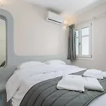 Vira Vivere Plaka (Milos)