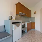 Vira Vivere Plaka (Milos)
