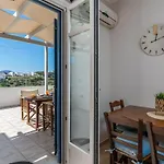 Vira Vivere 4* Plaka (Milos)