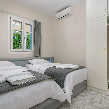 Ξενοδοχείο με διαμερίσματα Vira Vivere
