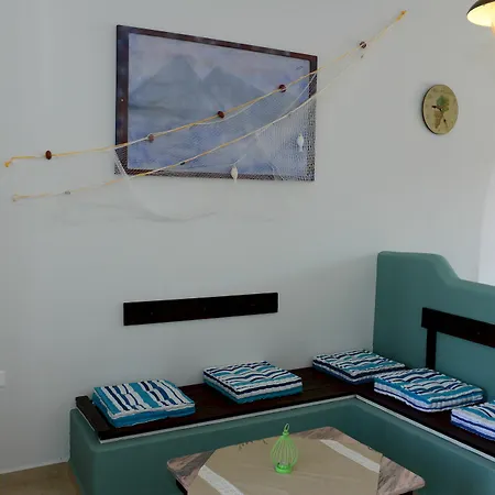 Aparthotel Vira Vivere Plaka (Milos)